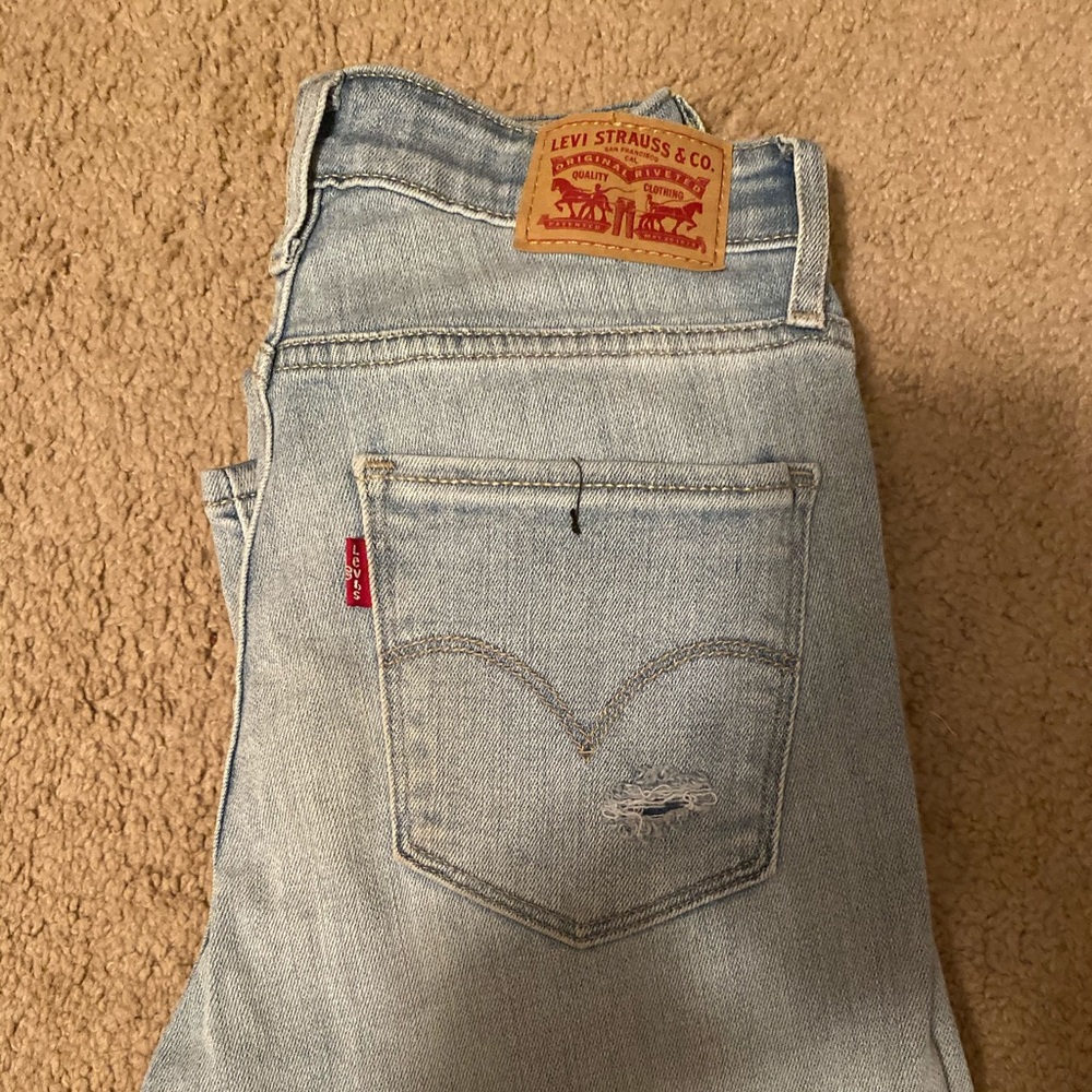 Levi’s 27 skinny jeans